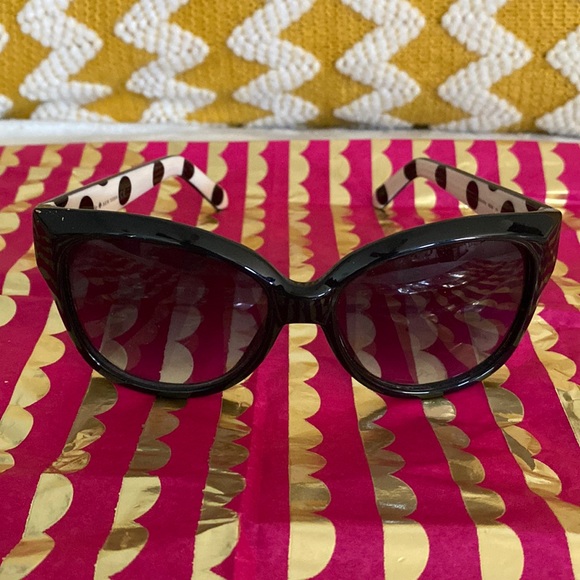 Accessories - ♠️ KATE SPADE ♠️ CAT EYE SUNGLASSES. EUC.